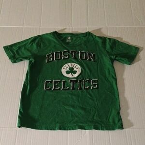 Kids Celtics t-shirt size M (10/12)